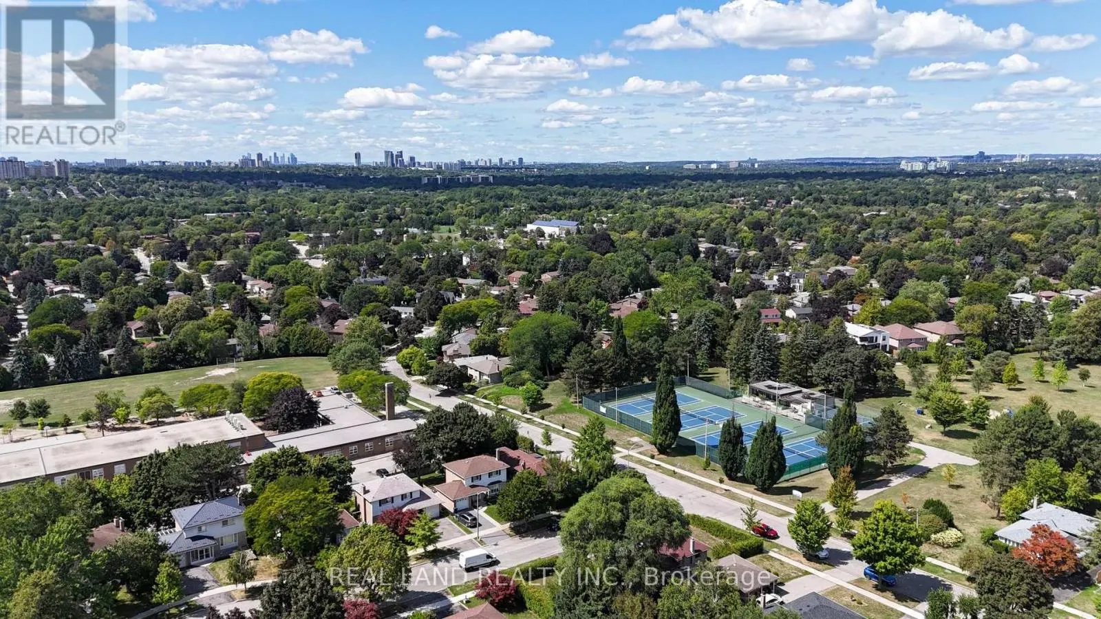 38 CRESTHAVEN DRIVE