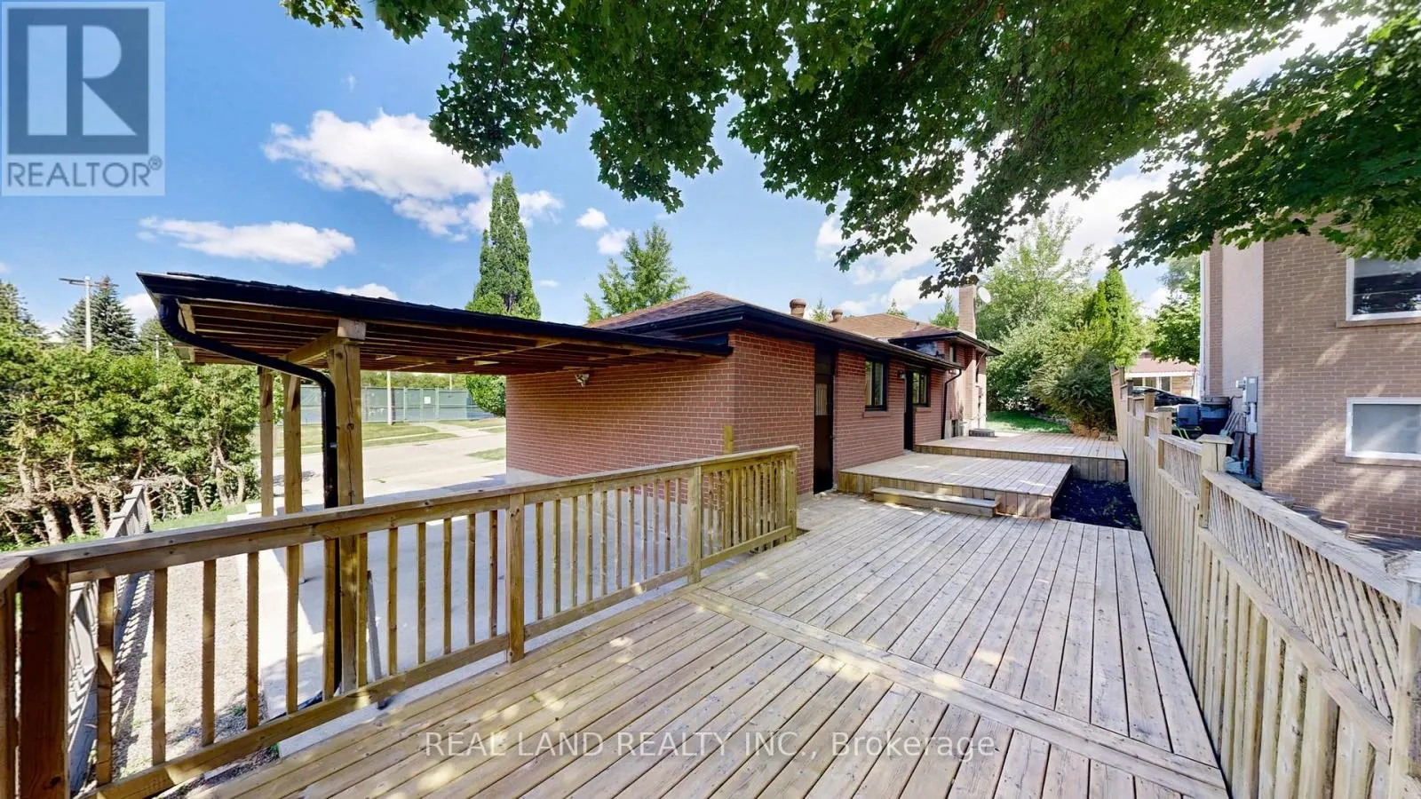 38 CRESTHAVEN DRIVE