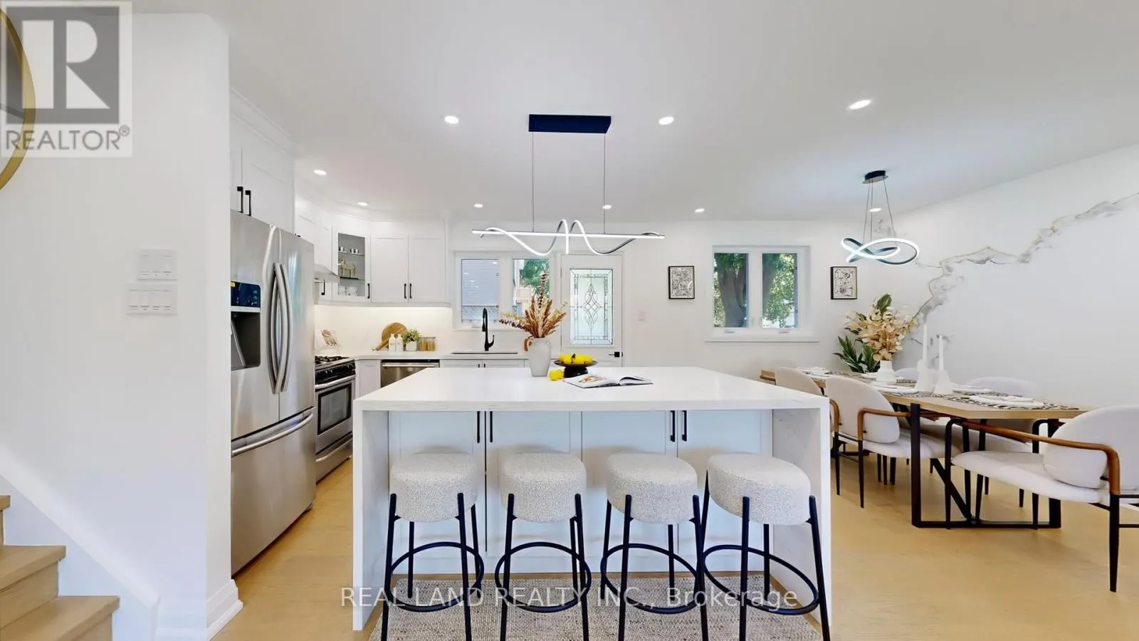 38 CRESTHAVEN DRIVE