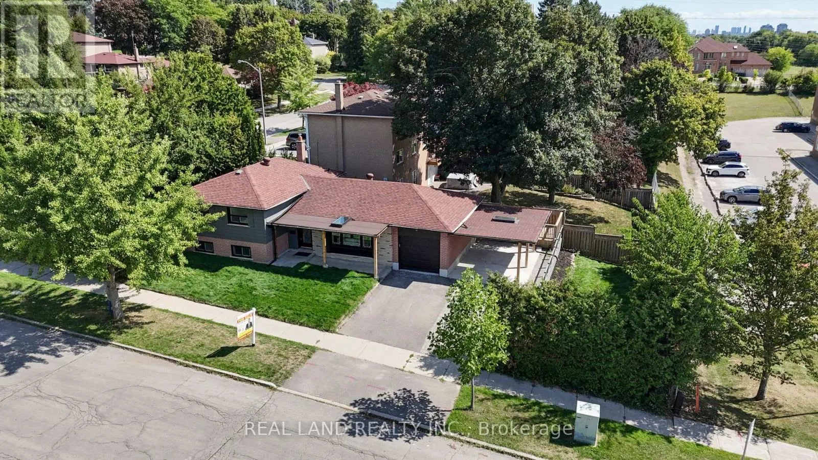 38 CRESTHAVEN DRIVE