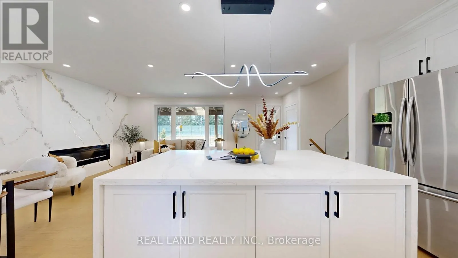 38 CRESTHAVEN DRIVE