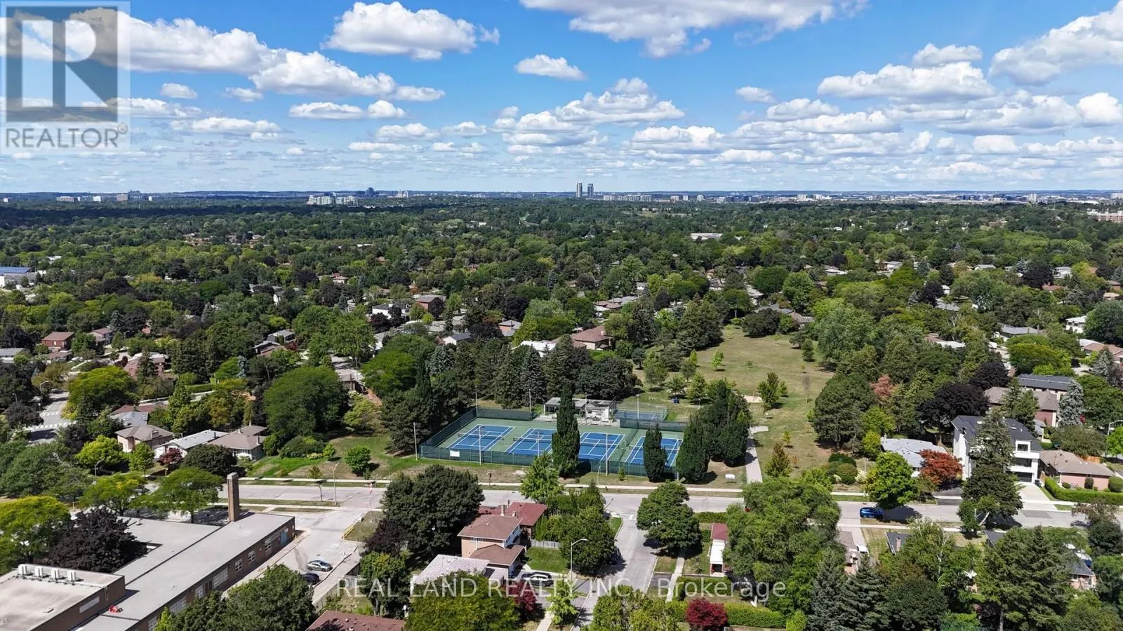 38 CRESTHAVEN DRIVE