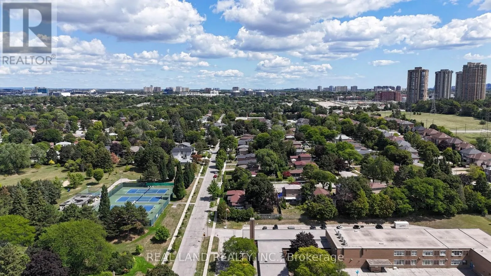 38 CRESTHAVEN DRIVE