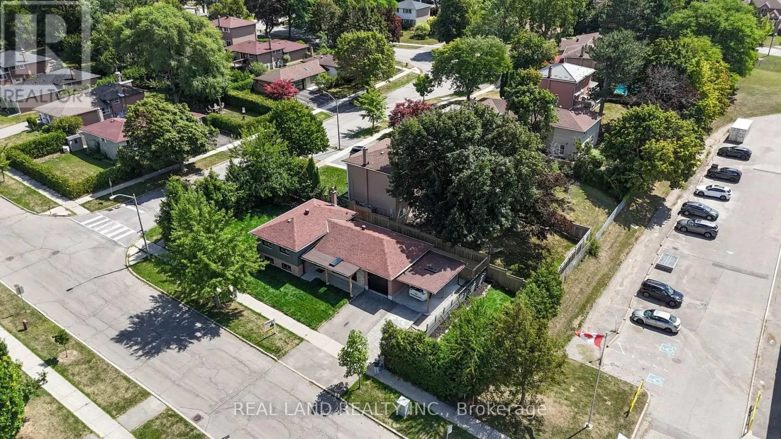 38 CRESTHAVEN DRIVE