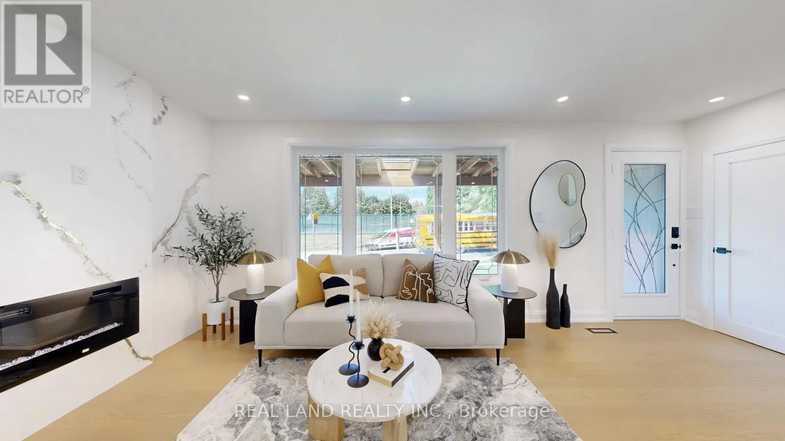 38 CRESTHAVEN DRIVE