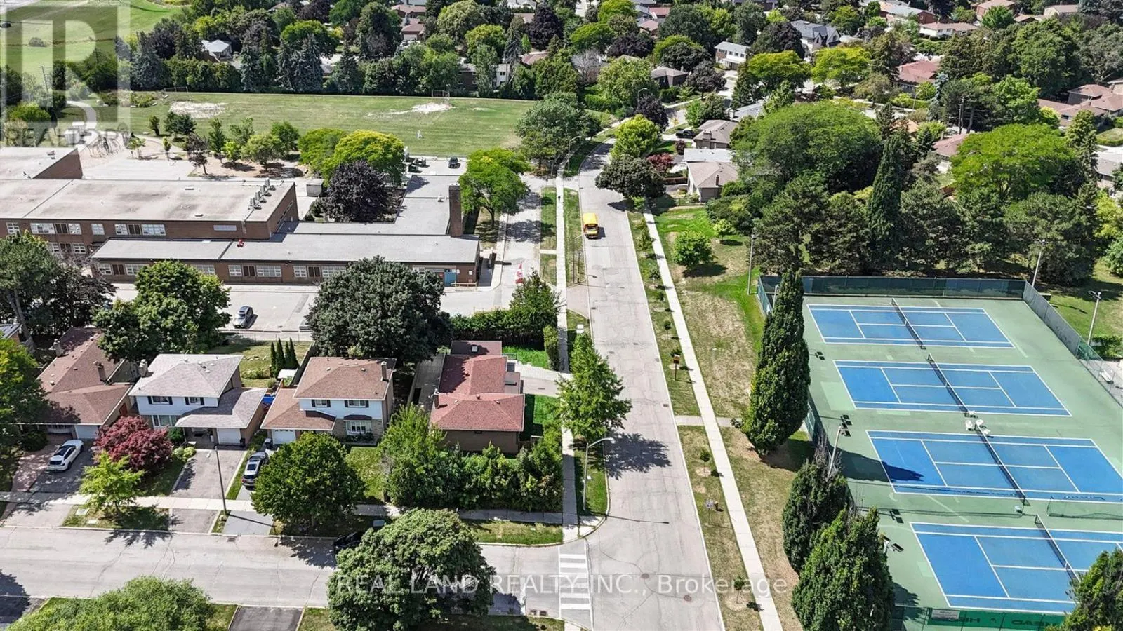 38 CRESTHAVEN DRIVE