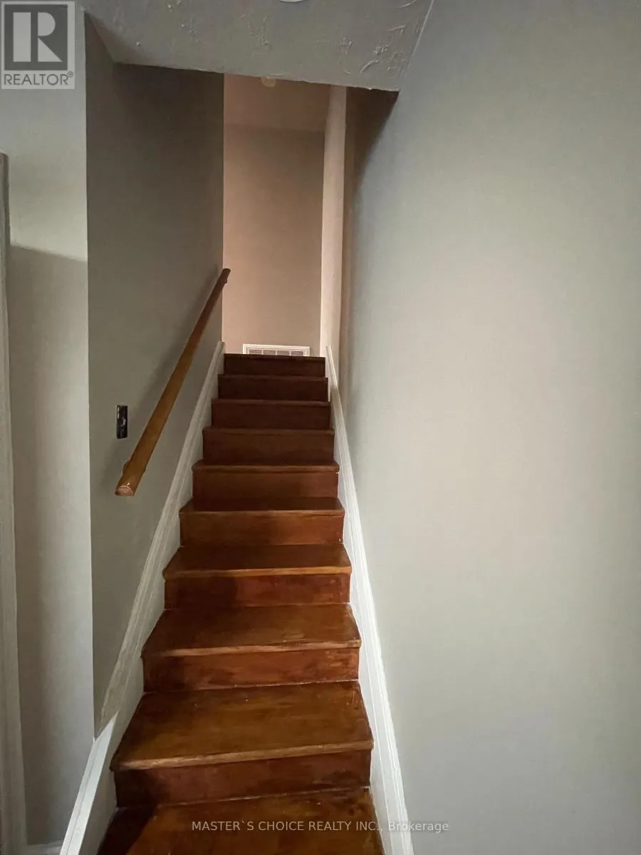 166 ROYWOOD DRIVE