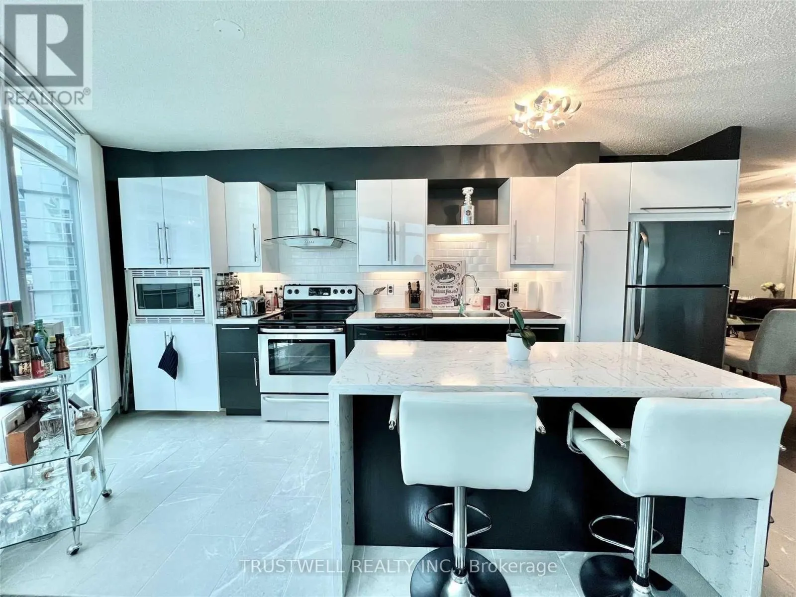 2503 - 373 FRONT STREET W