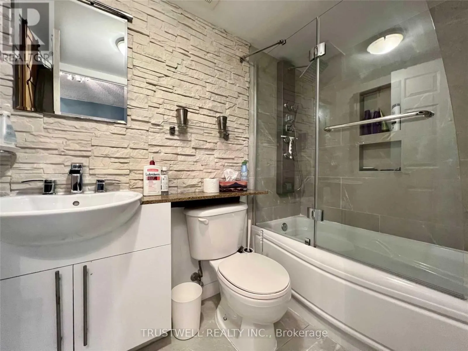 2503 - 373 FRONT STREET W