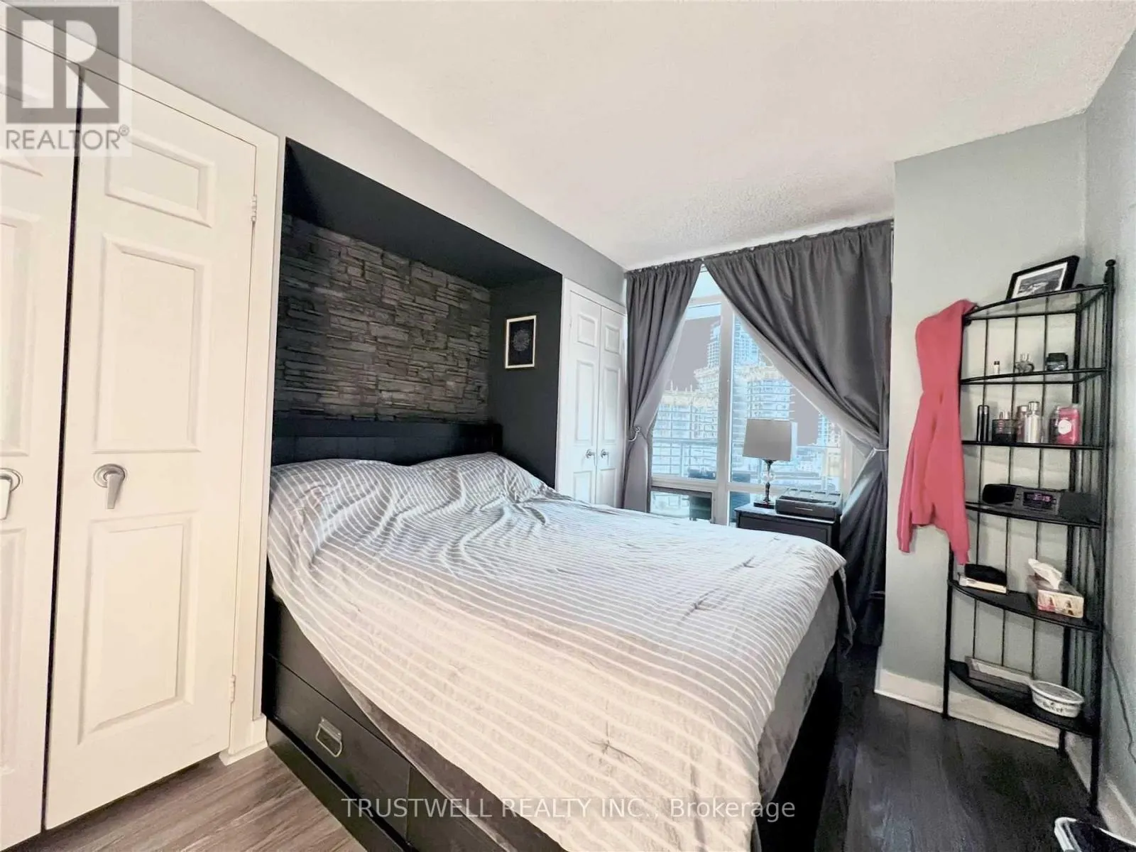 2503 - 373 FRONT STREET W