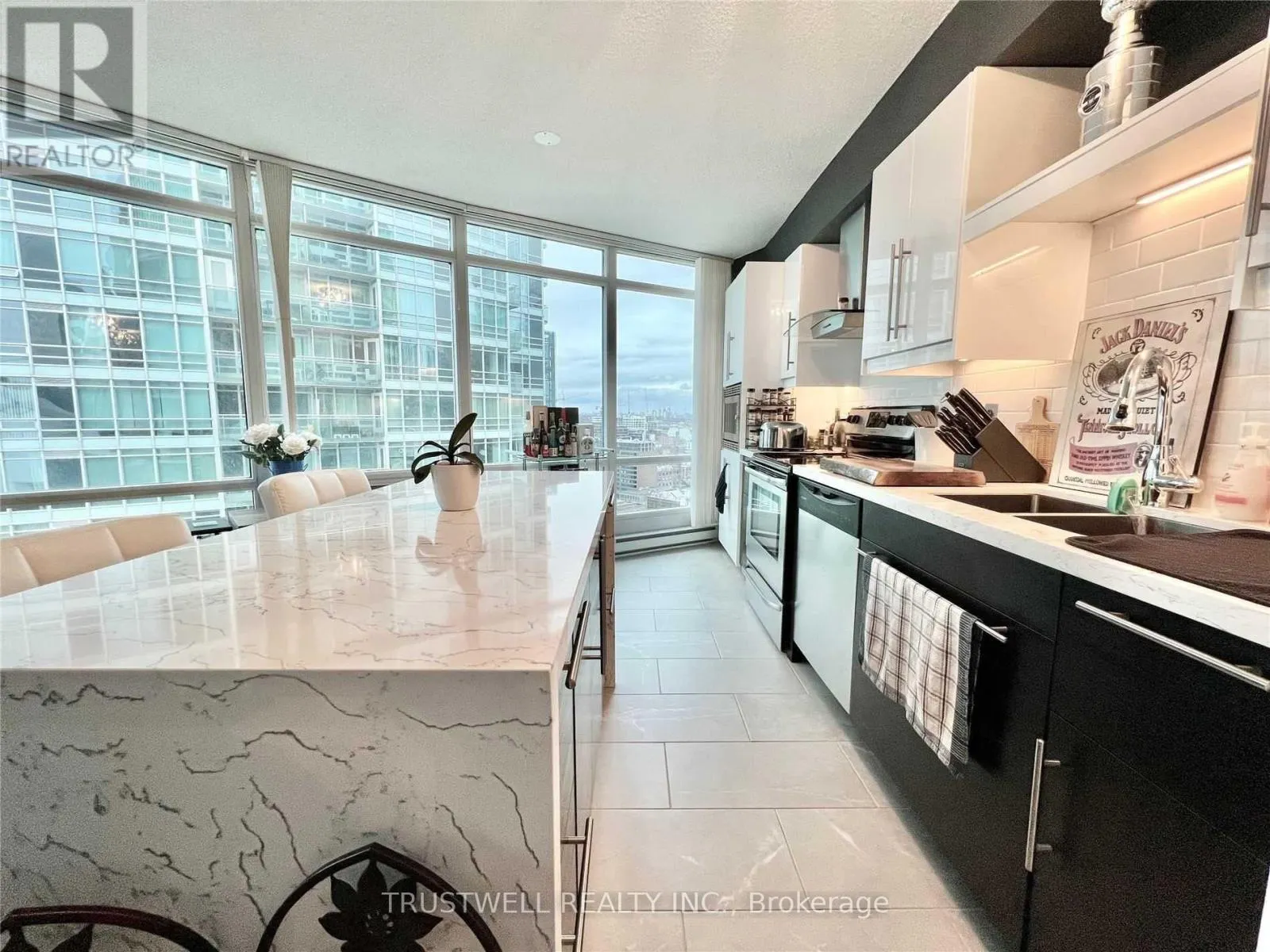 2503 - 373 FRONT STREET W
