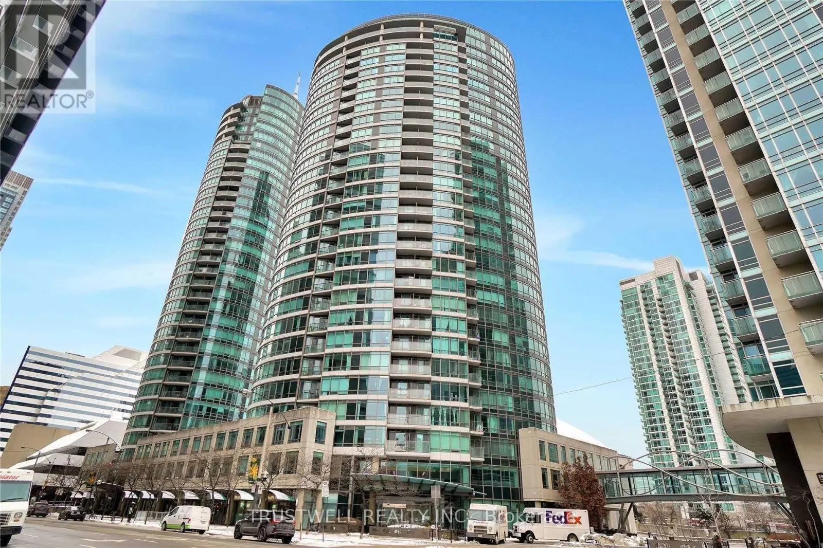 2503 - 373 FRONT STREET W