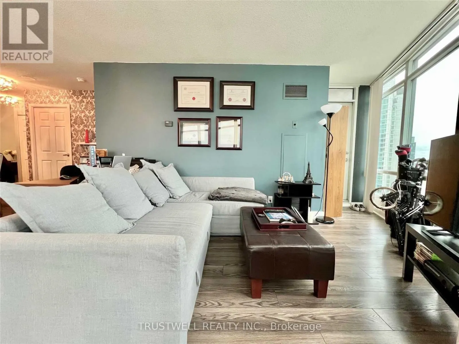2503 - 373 FRONT STREET W