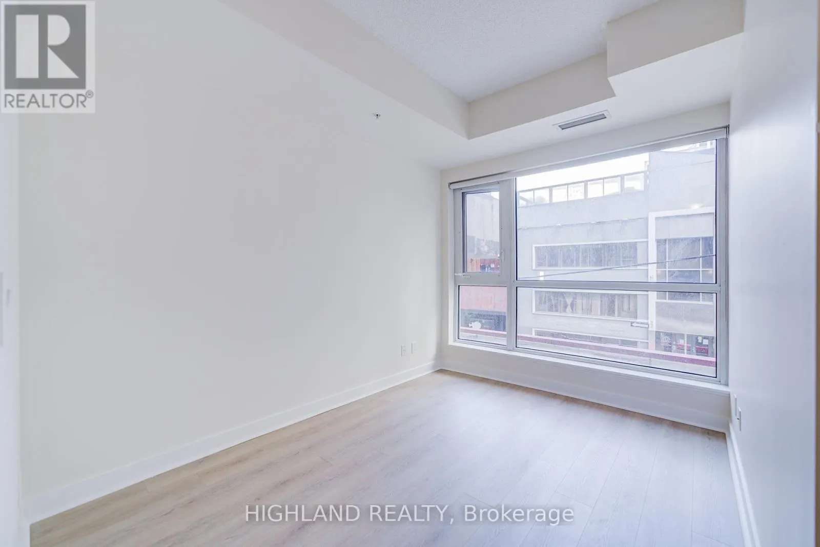 202 - 199 RICHMOND STREET W