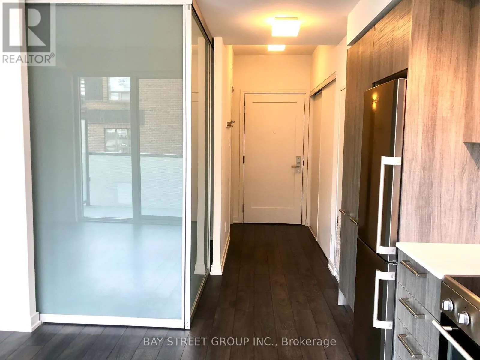 608 - 28 WELLESLEY STREET E