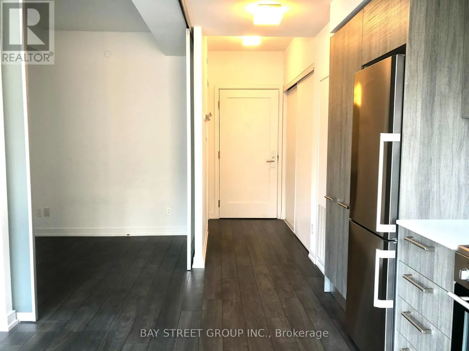 608 - 28 WELLESLEY STREET E