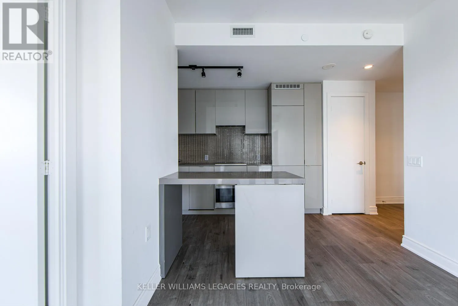 3705 - 7 GRENVILLE STREET