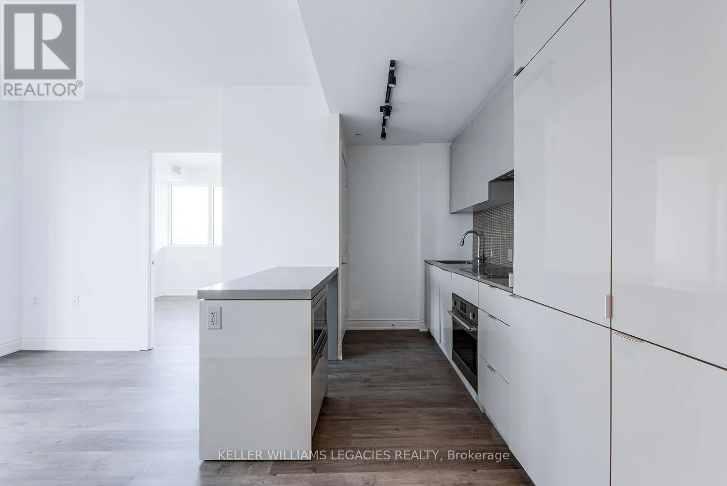 3705 - 7 GRENVILLE STREET