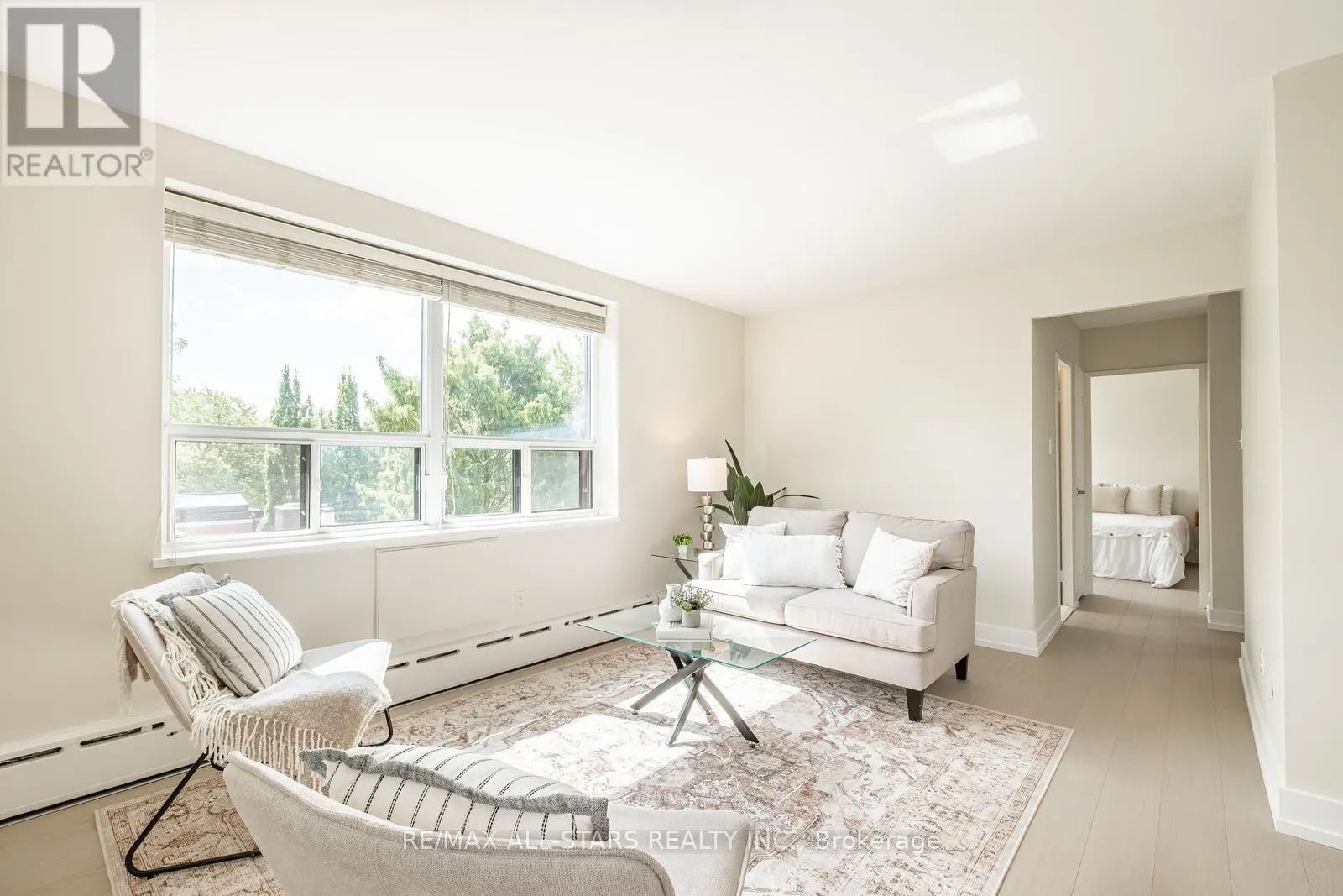 501 - 78 WARREN ROAD