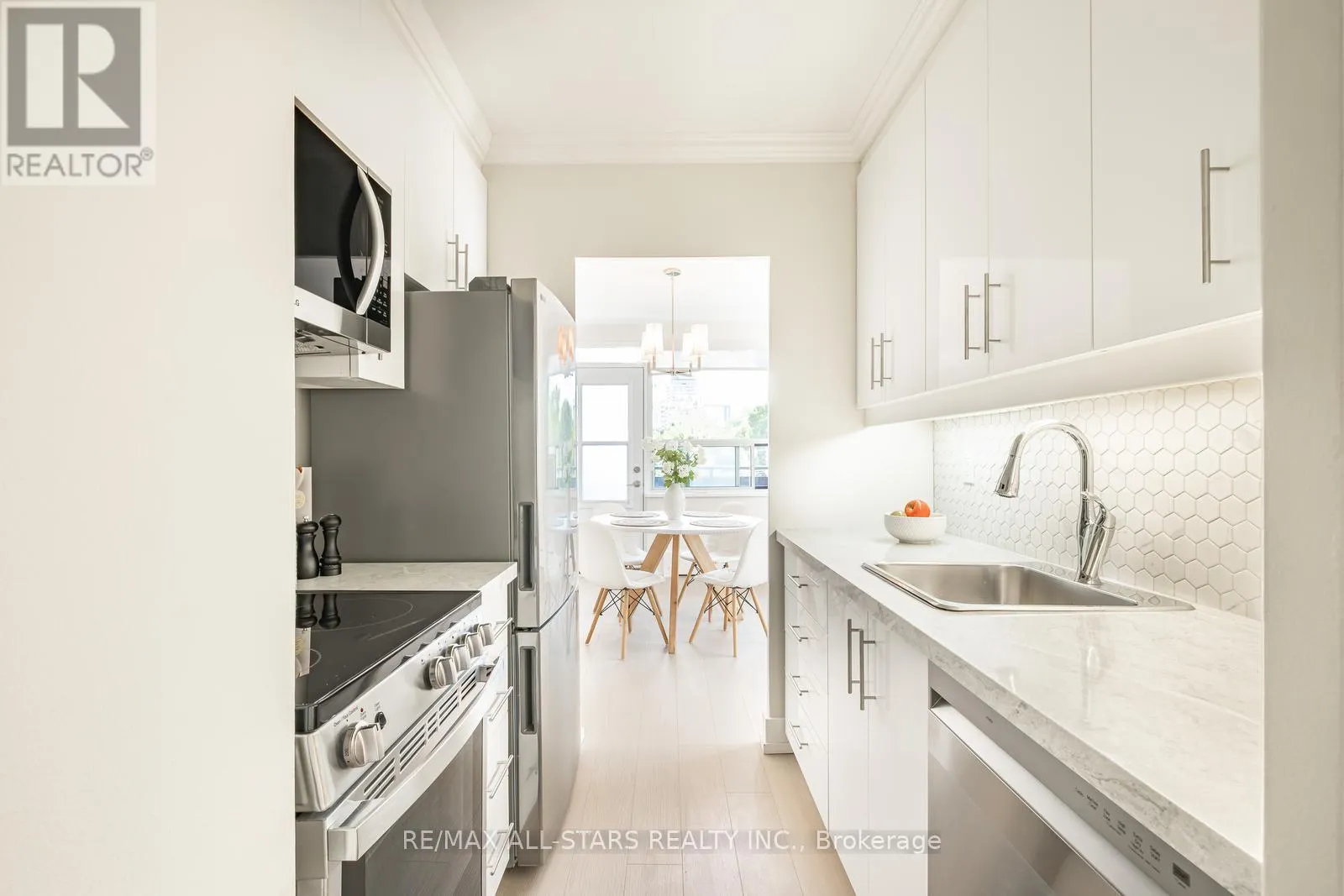 501 - 78 WARREN ROAD