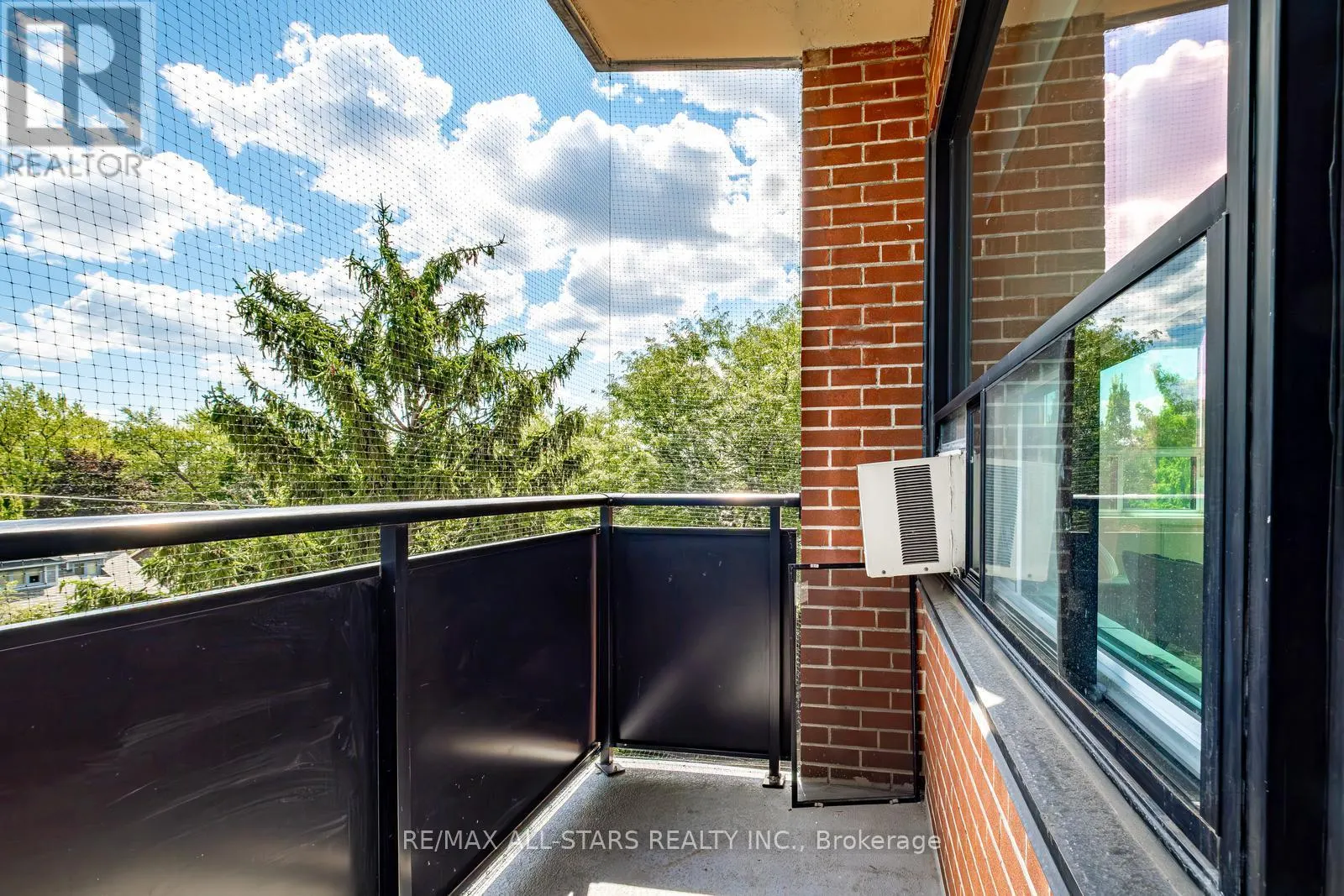 501 - 78 WARREN ROAD