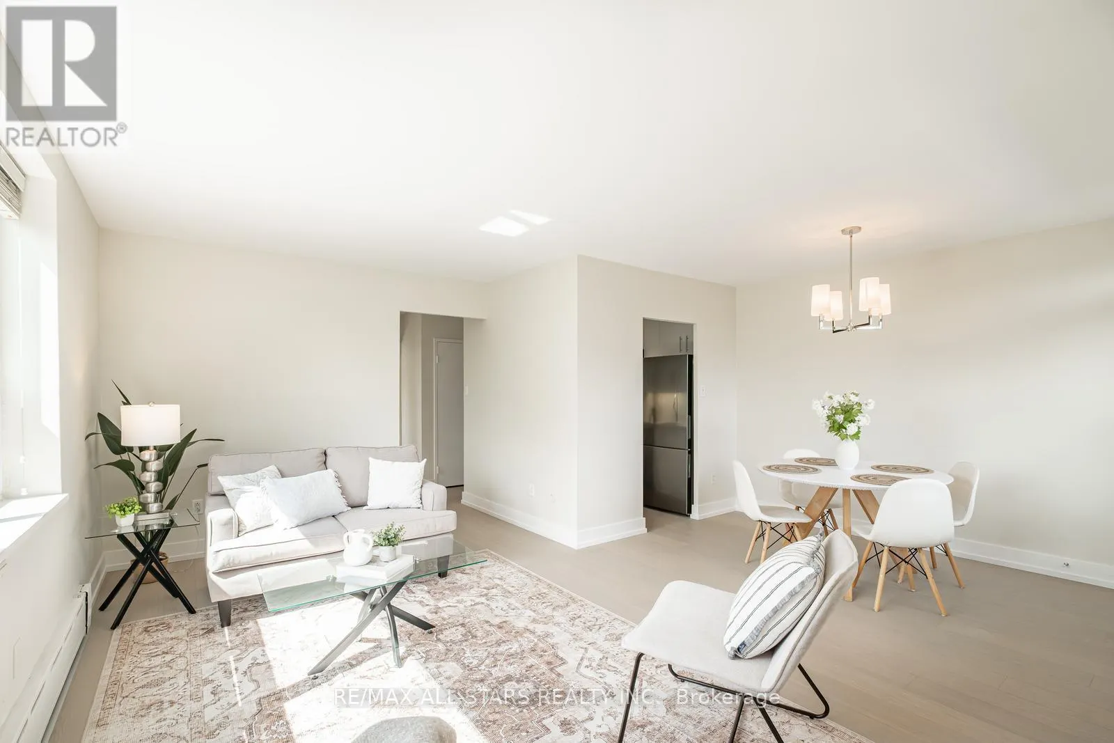 501 - 78 WARREN ROAD