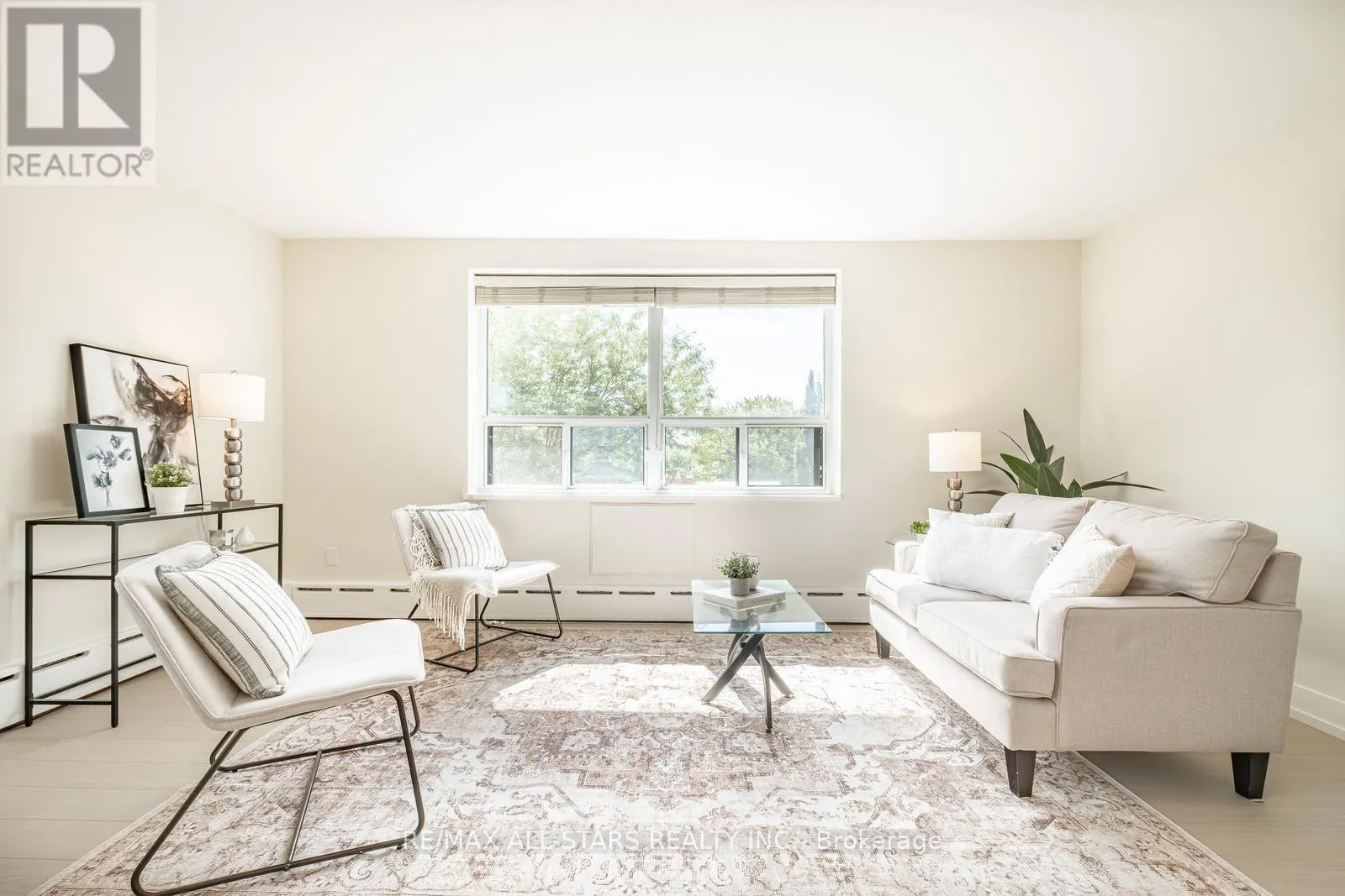 501 - 78 WARREN ROAD