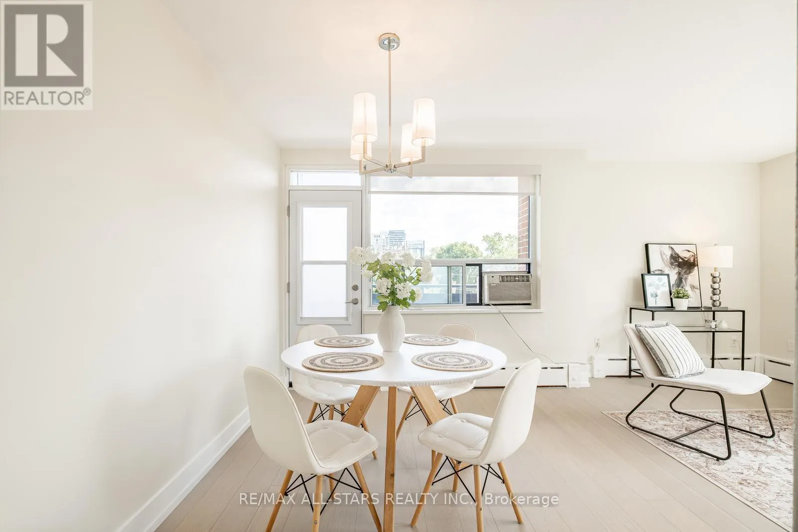 501 - 78 WARREN ROAD