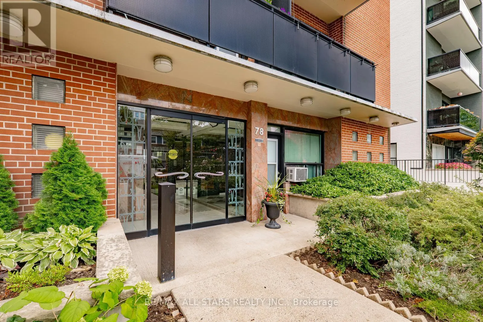 501 - 78 WARREN ROAD