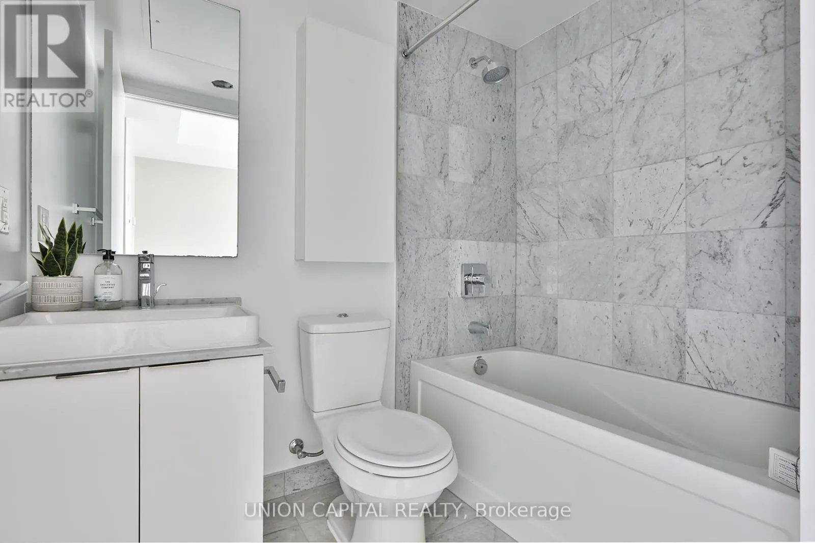 3902 - 14 YORK STREET