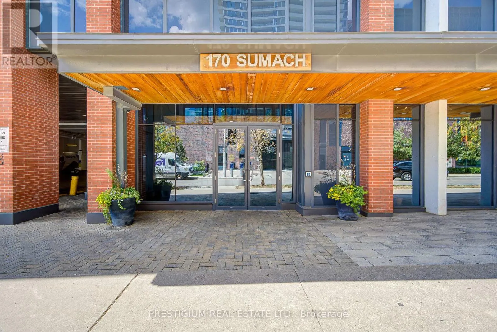 418 - 170 SUMACH STREET