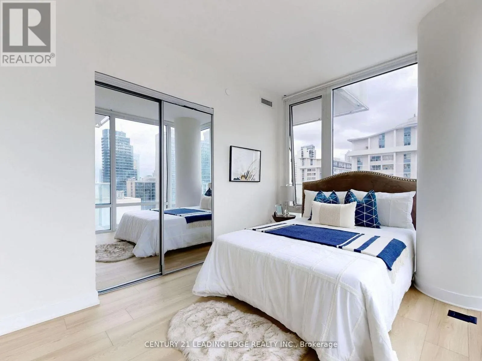 1009 - 501 YONGE STREET