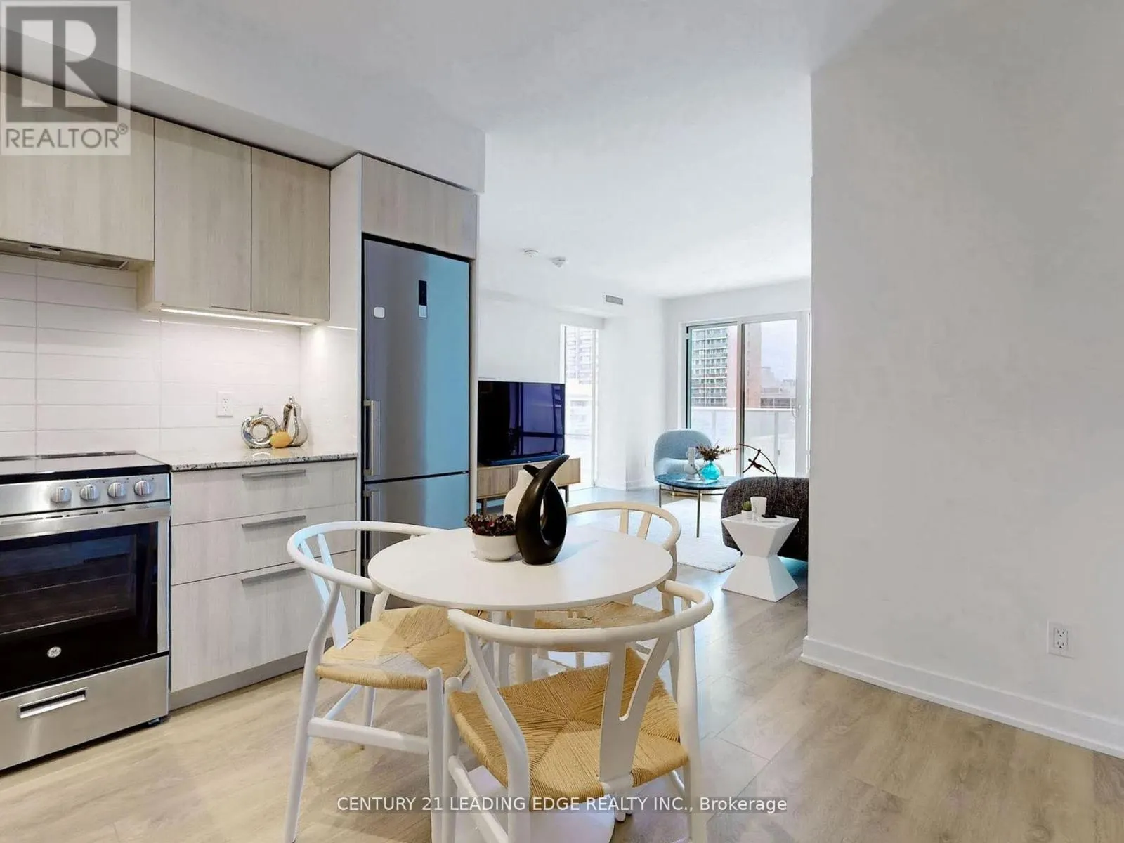 1009 - 501 YONGE STREET