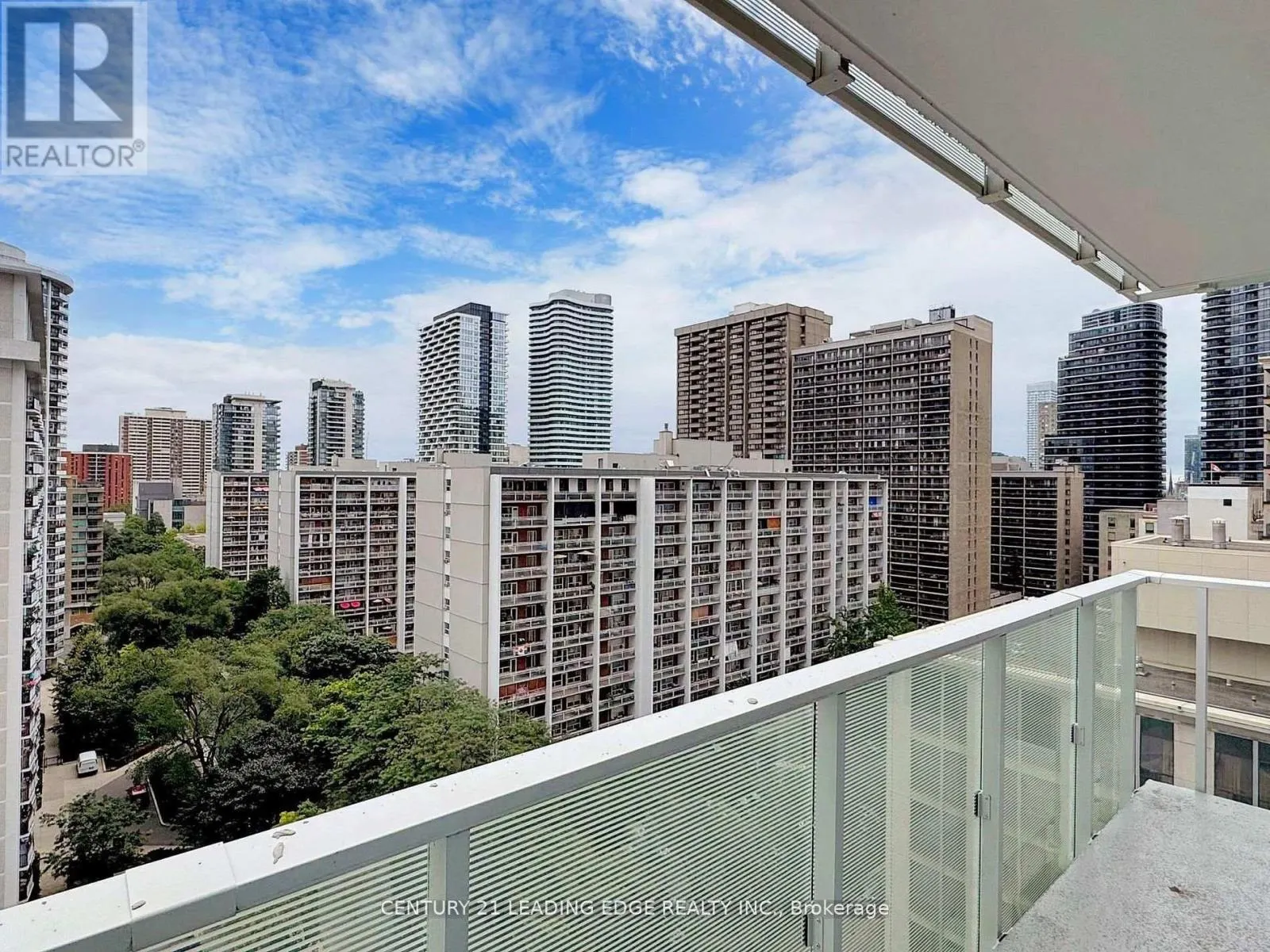 1009 - 501 YONGE STREET