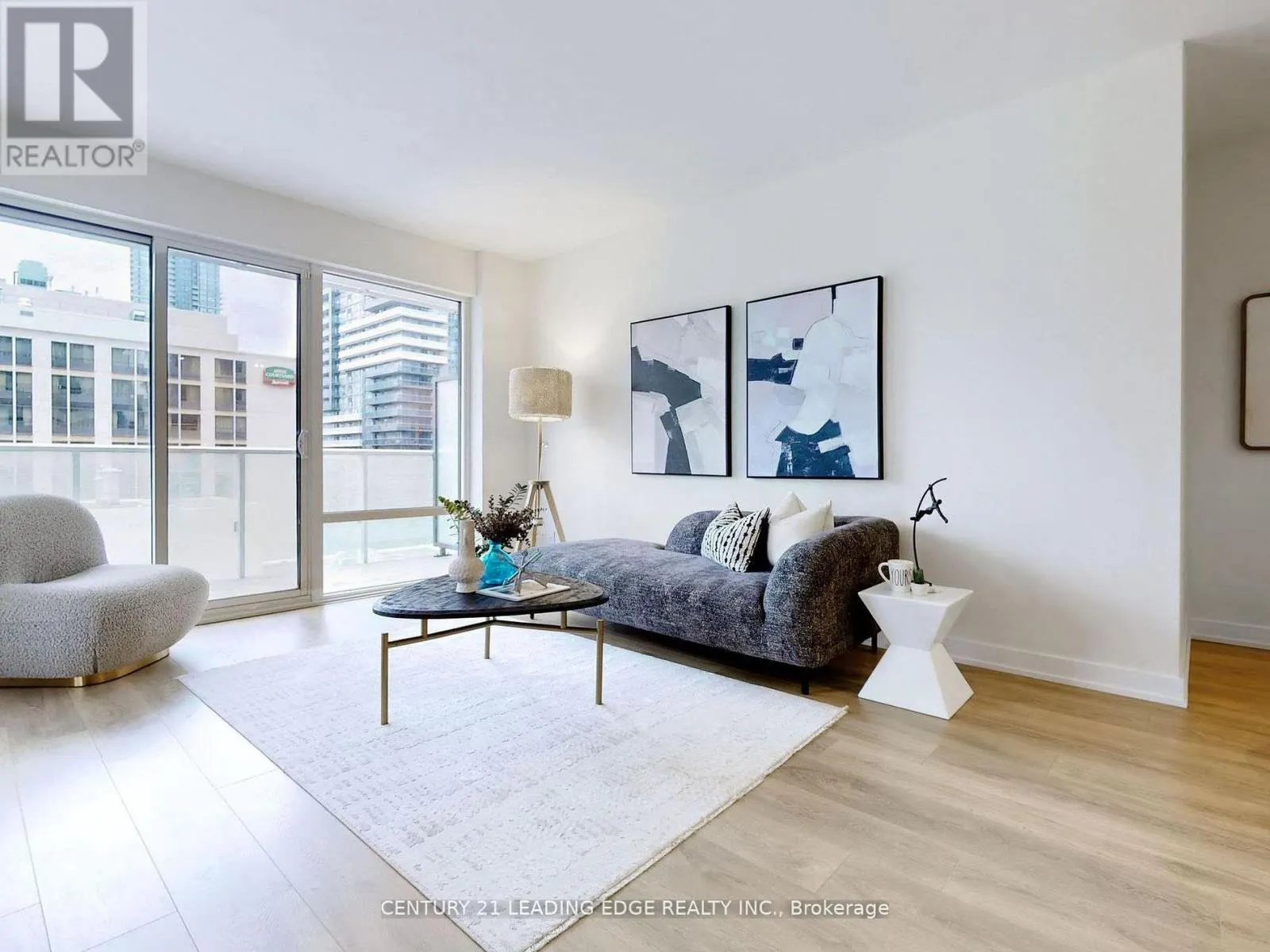 1009 - 501 YONGE STREET