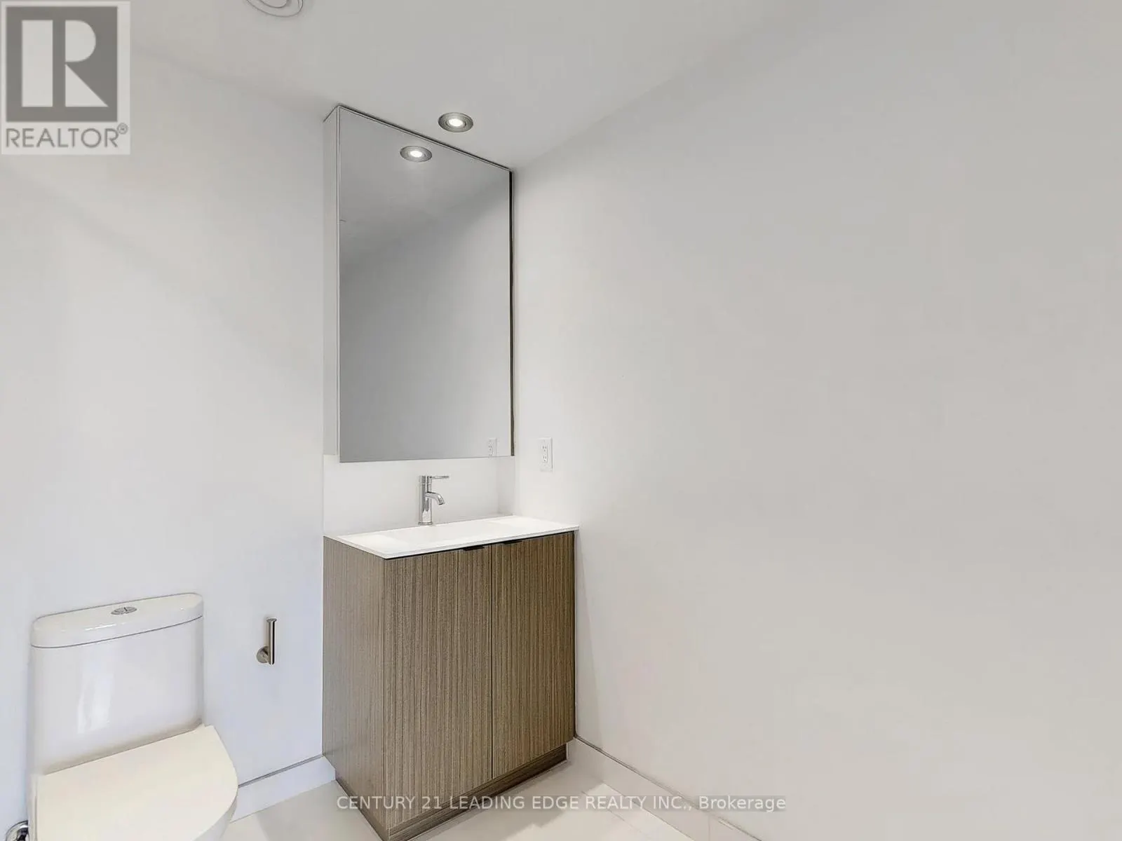 2403 - 20 EDWARD STREET