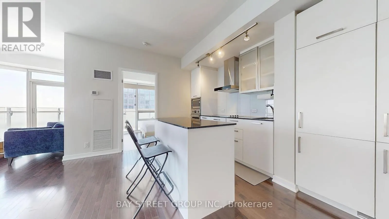 5903 - 14 YORK STREET