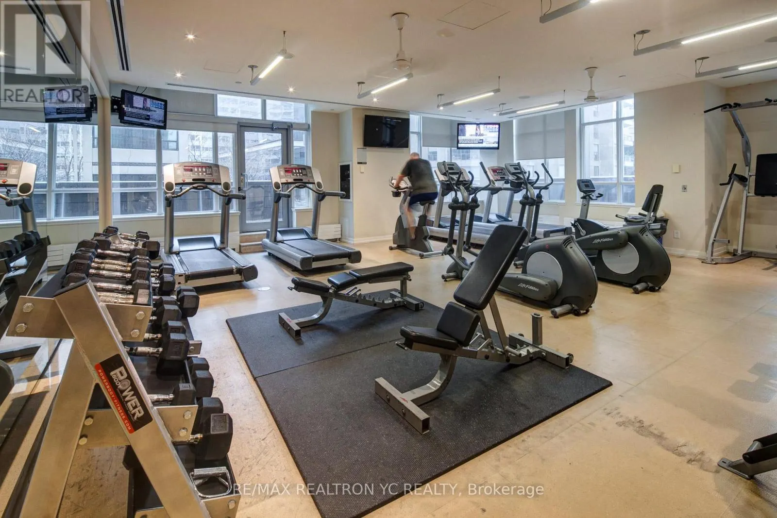 1103 - 2191 YONGE STREET