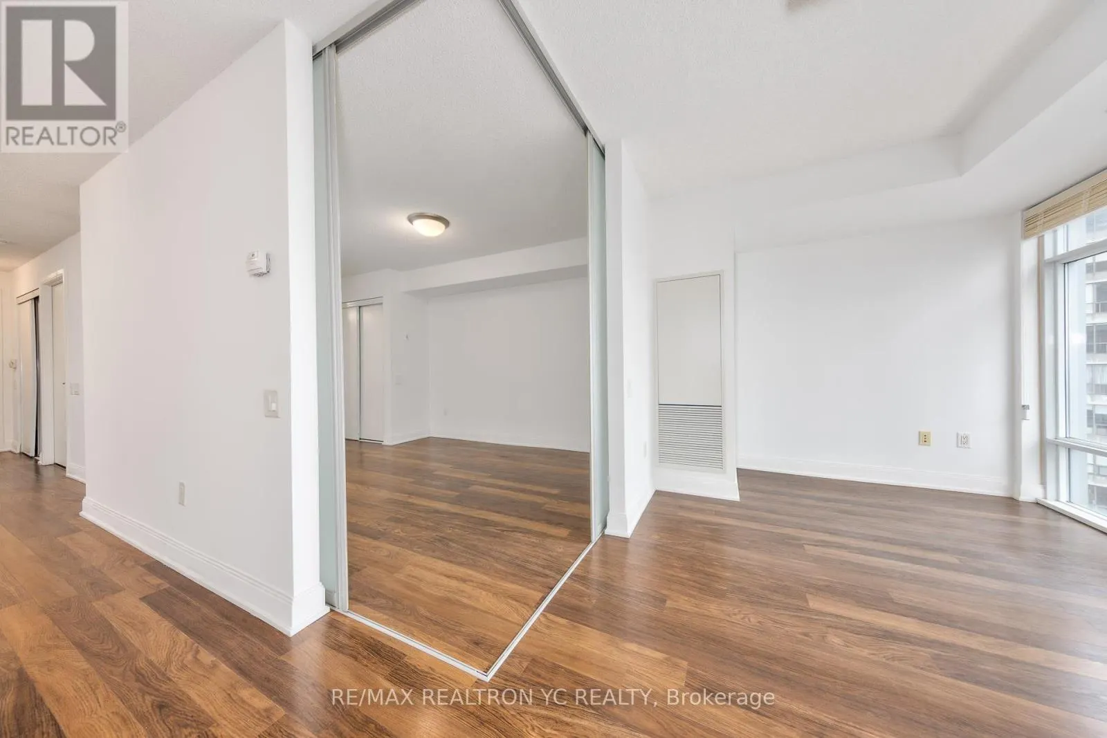 1103 - 2191 YONGE STREET