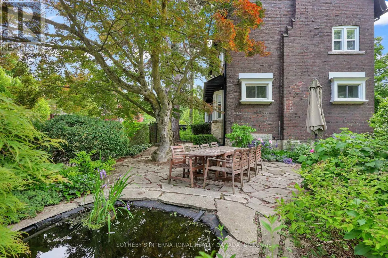 68 ASTLEY AVENUE