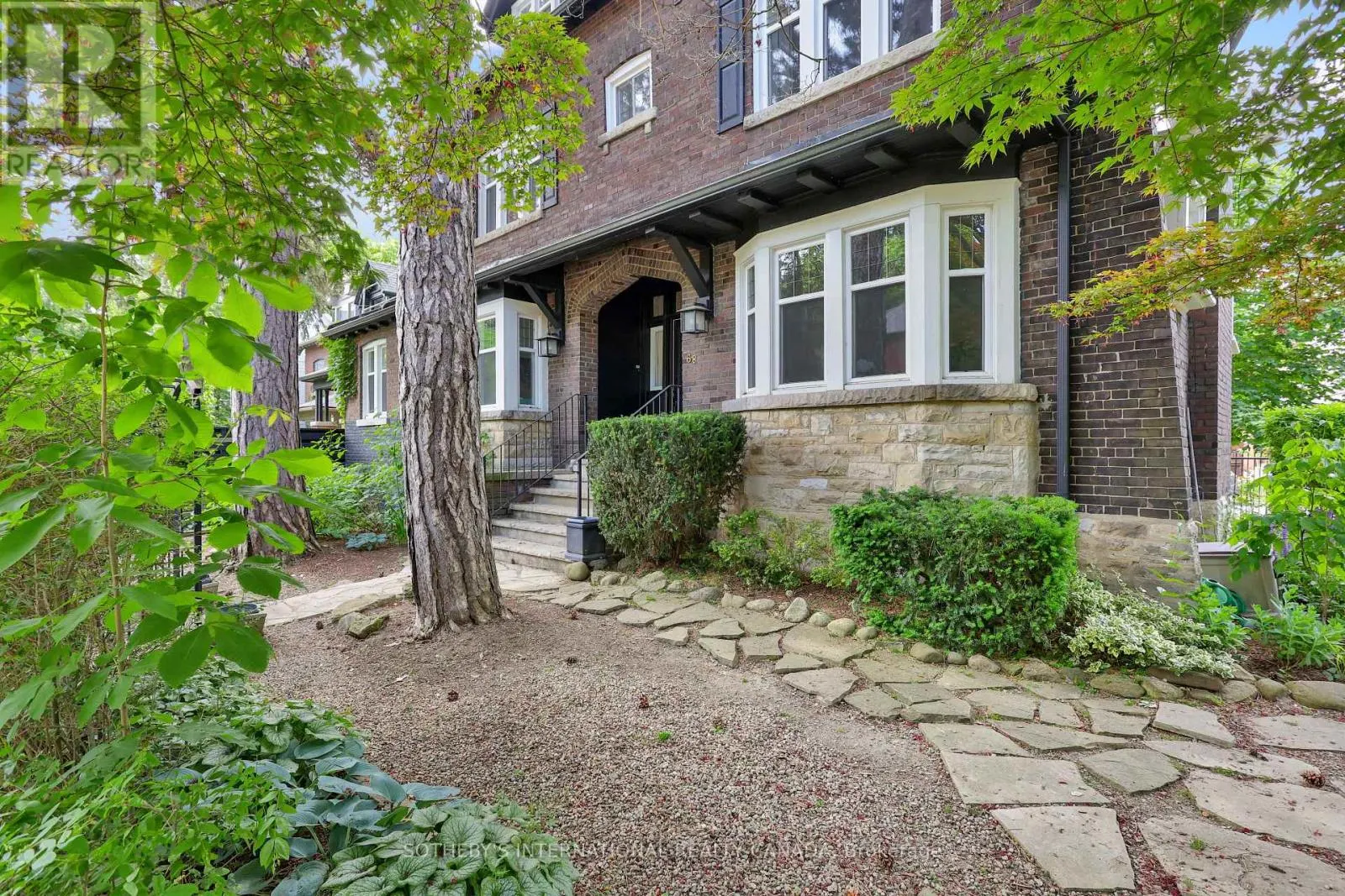 68 ASTLEY AVENUE