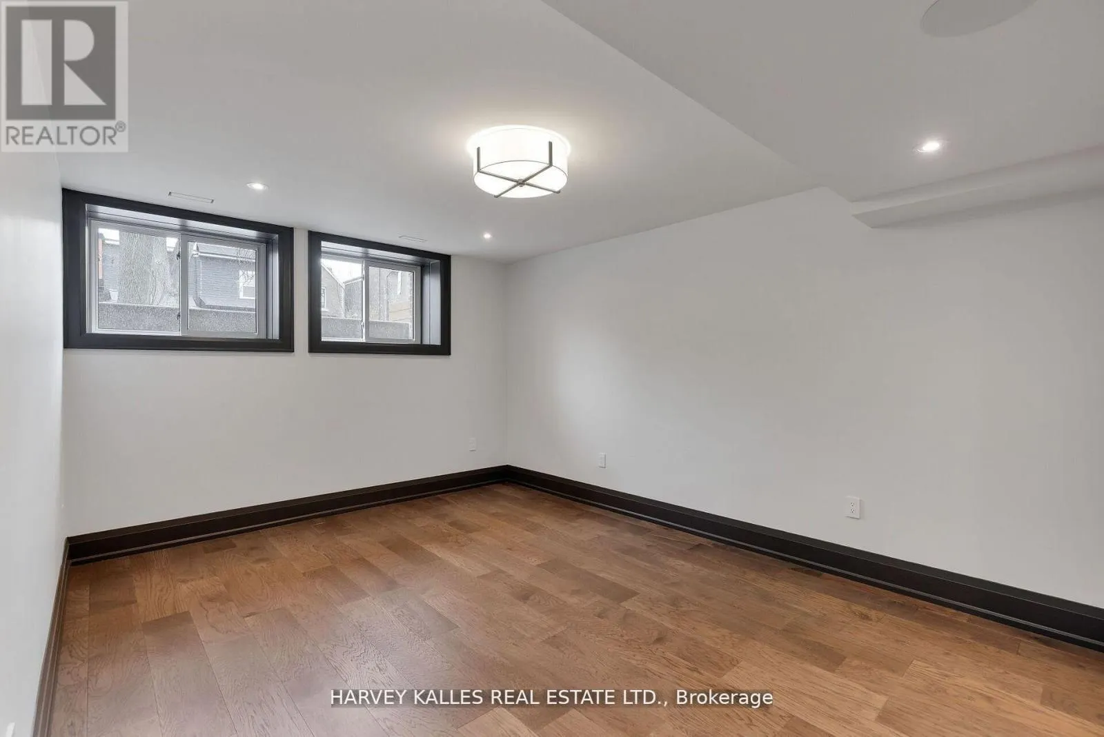 498 ROXTON ROAD