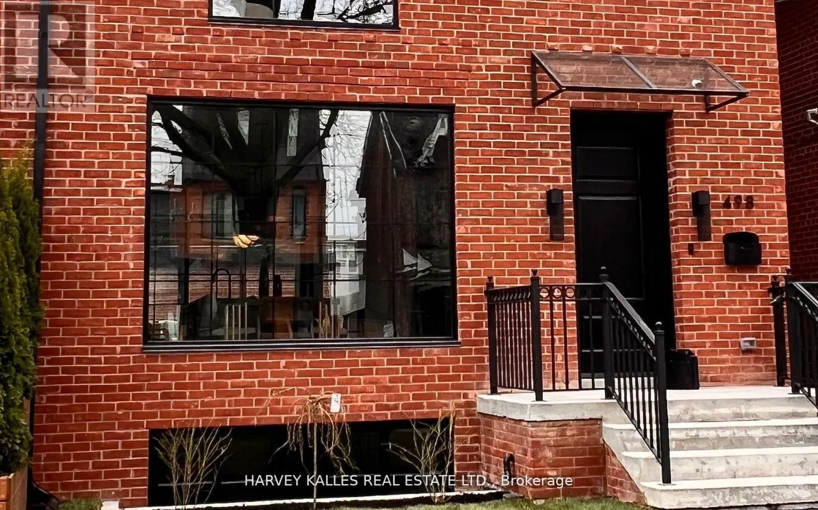 498 ROXTON ROAD