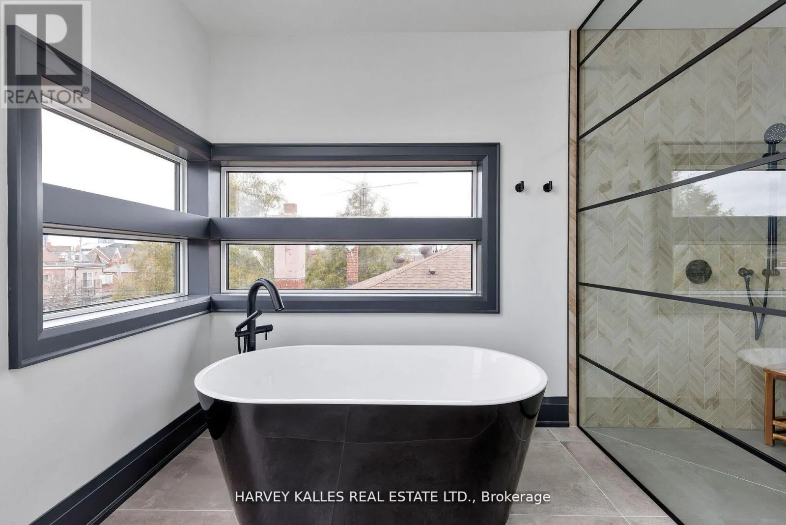 498 ROXTON ROAD