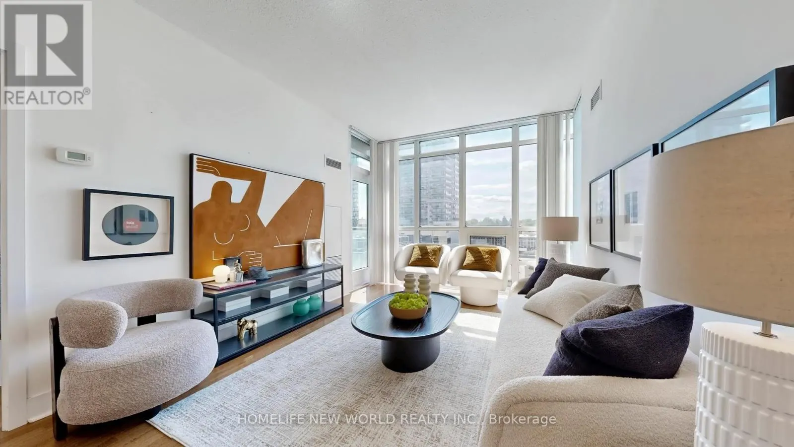 401 - 26 NORTON AVENUE