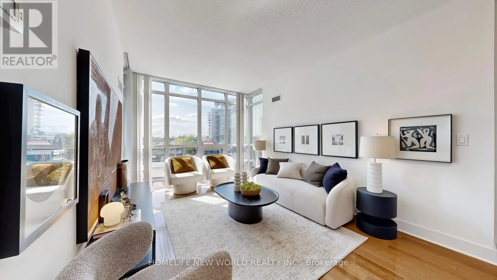 401 - 26 NORTON AVENUE