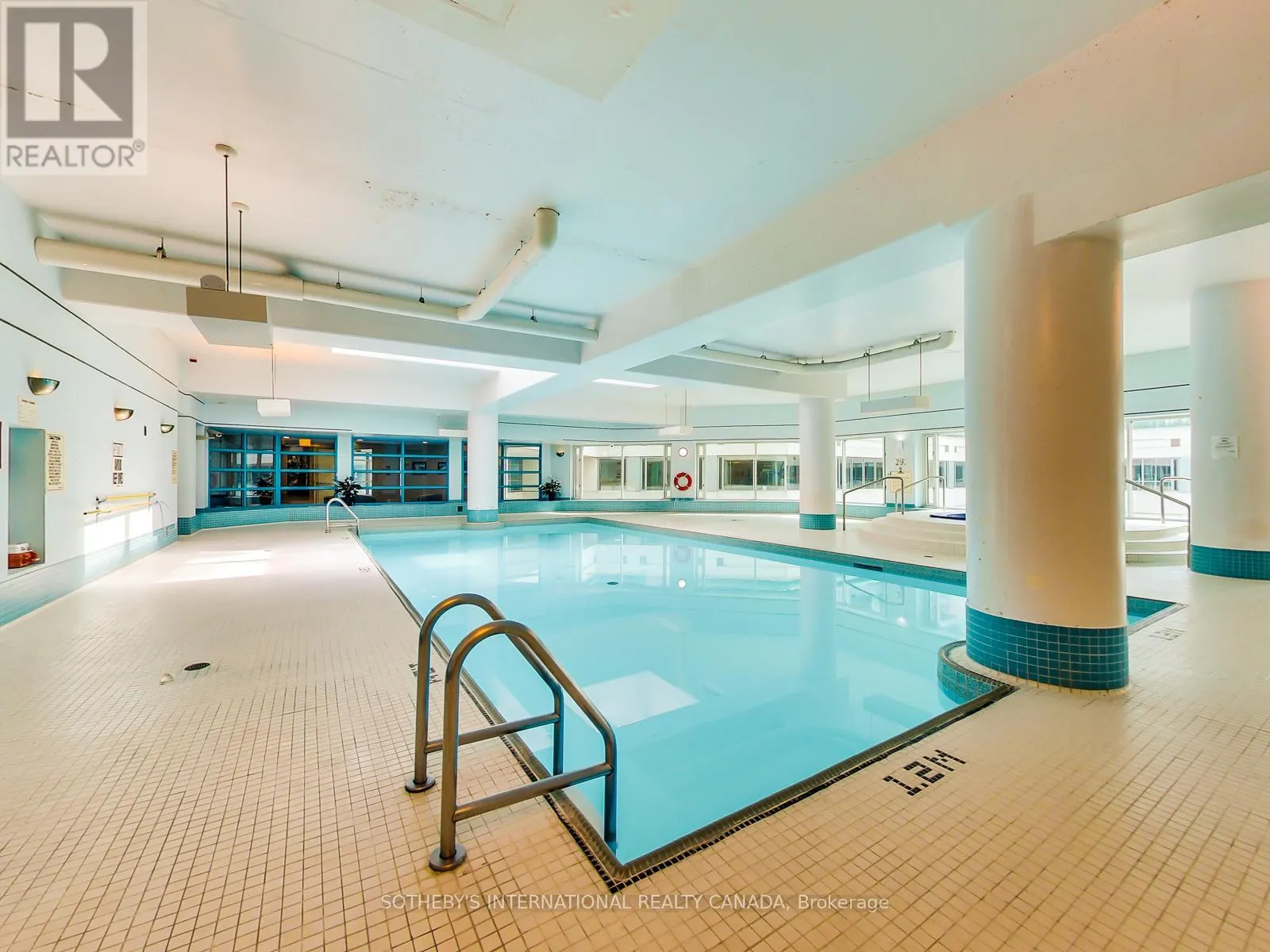 2701 - 10 YONGE STREET