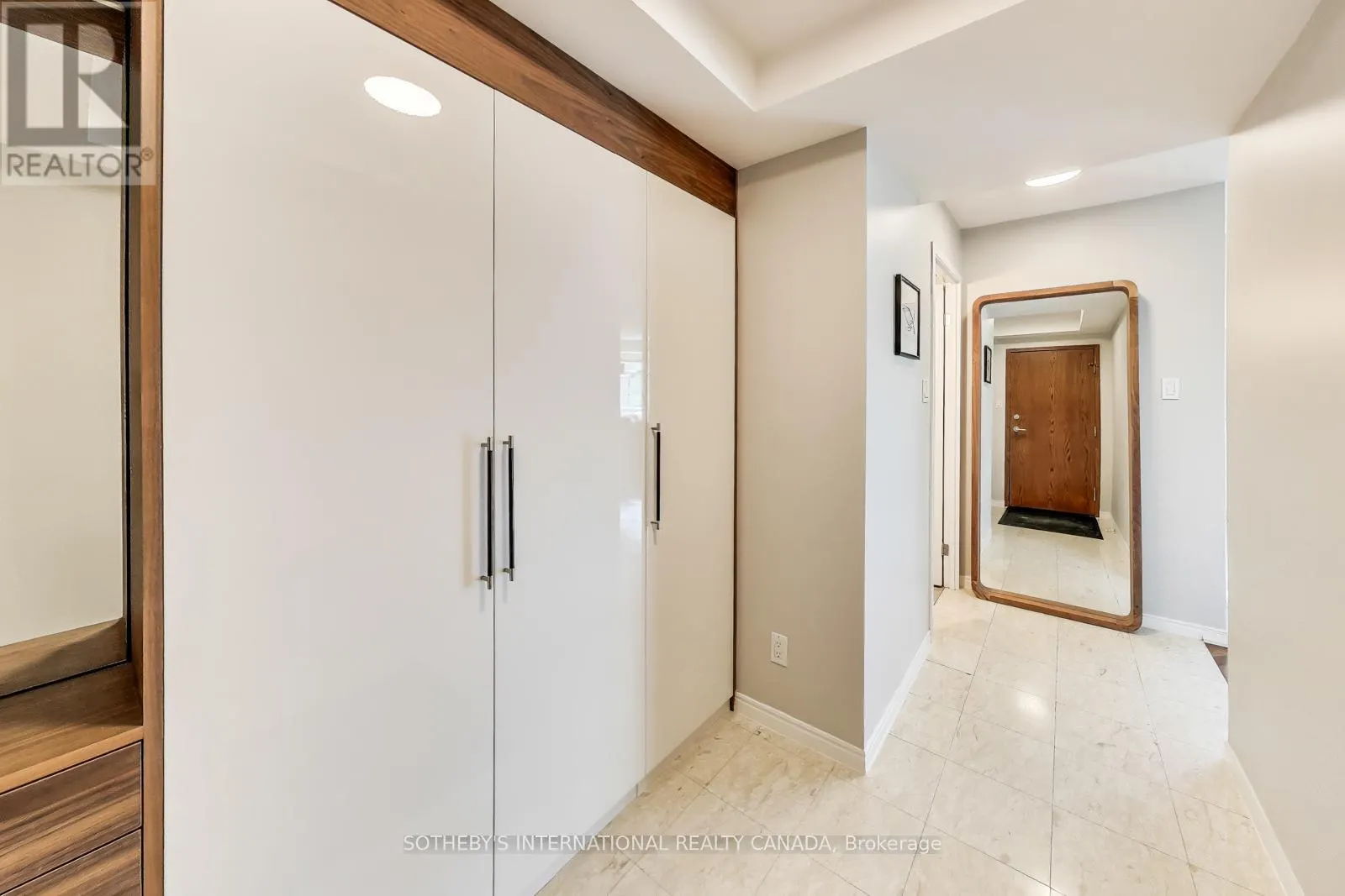 2701 - 10 YONGE STREET