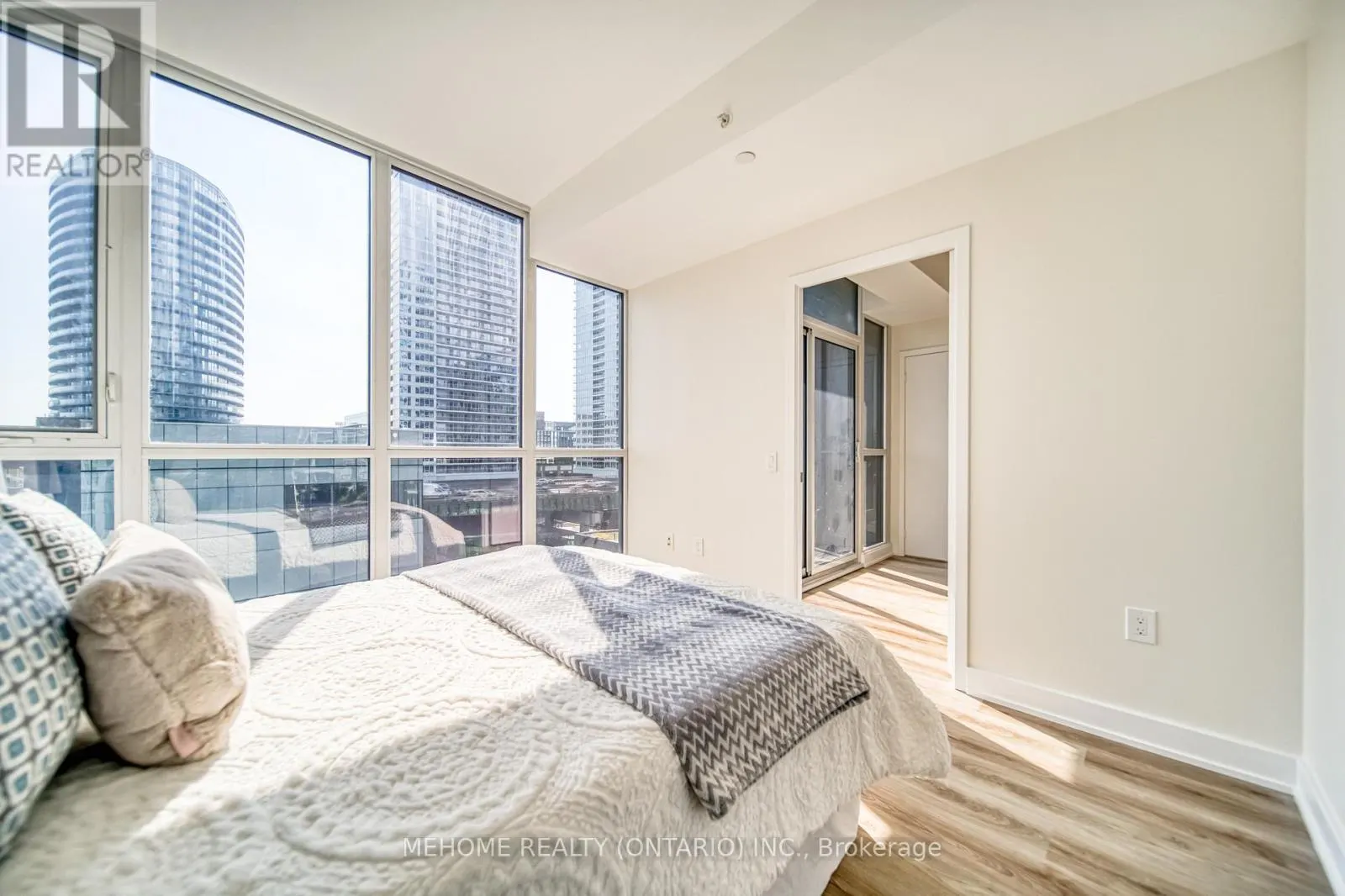 706 - 85 QUEENS WHARF ROAD
