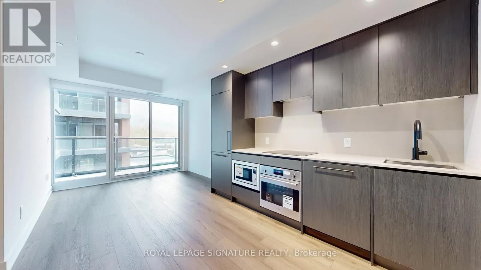 302 - 5 LAKEVIEW AVENUE